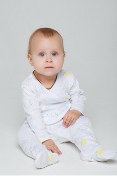К 300580/белые зайчики на белом кофточка